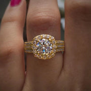 BRILLIANT CUBIC ZIRCONIA LUXURY ENGAGEMENT RING