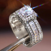 BRILLIANT CUBIC ZIRCONIA LUXURY ENGAGEMENT RING